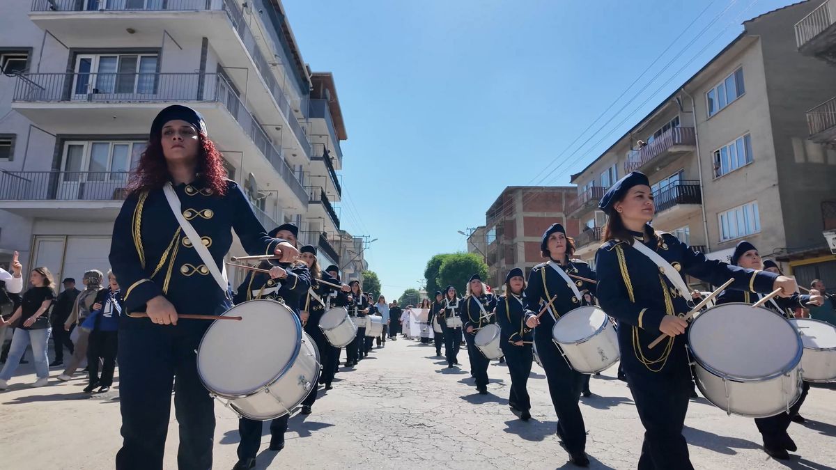 Bursa'da 40 Kadından Oluşan Kadın Bandosu Büyük İlgi Gördü