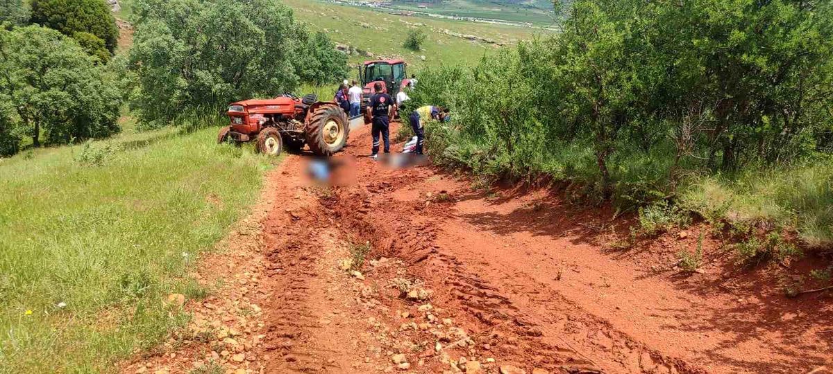 Traktörün devrildiği kazada biri çocuk 2 kişi hayatını kaybetti