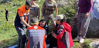 Tunceli'de dağda sakatlanan kadın sedyeyle 2 kilometre taşınıp hastaneye ulaştırıldı