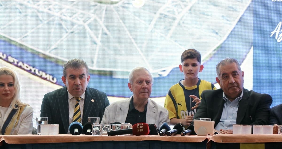 Aziz Yıldırım Kocaeli'de Fenerbahçelilerle buluştu Açıklaması