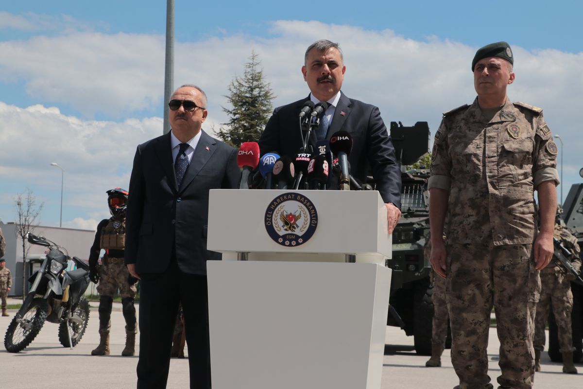 İçişleri Bakanı Çiftçi'den Özel Harekat Polislerine Bayram Ziyareti