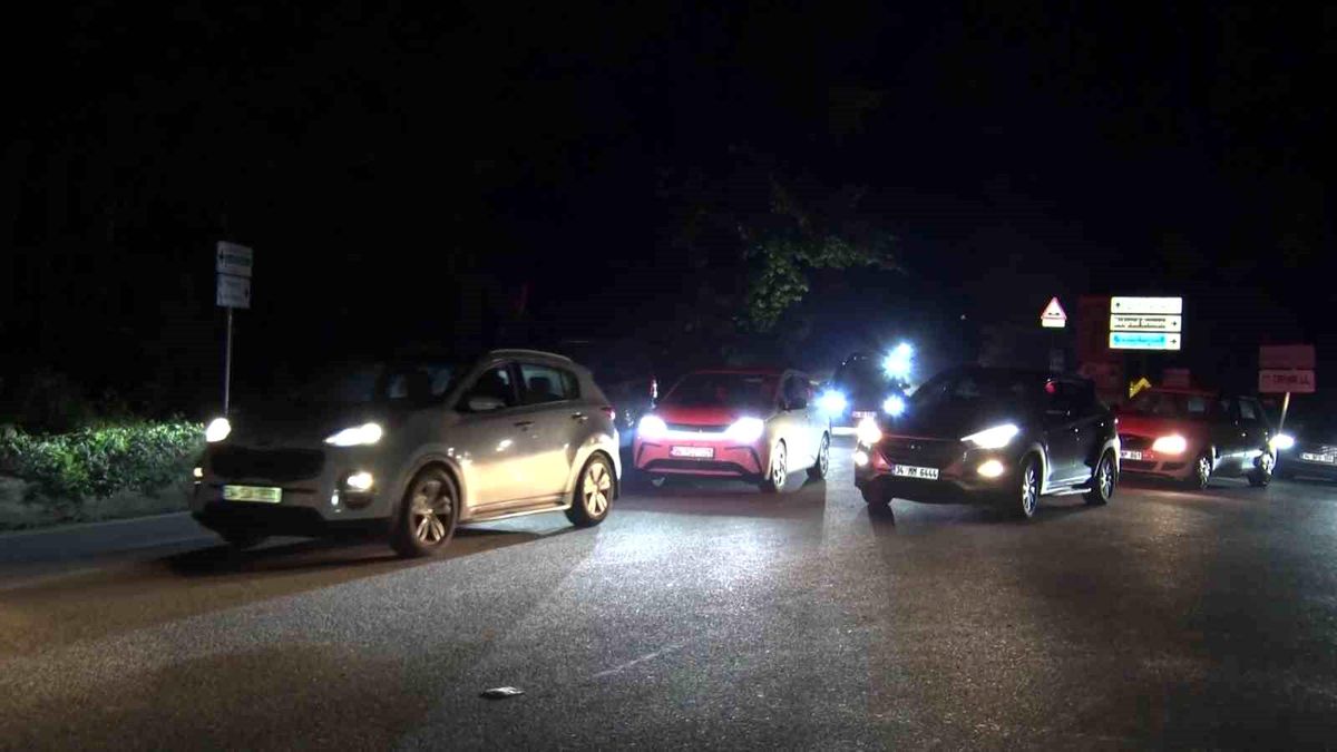 Belgrad Ormanı'nda bayram yoğunluğu: Vatandaşlar kontak kapattı
