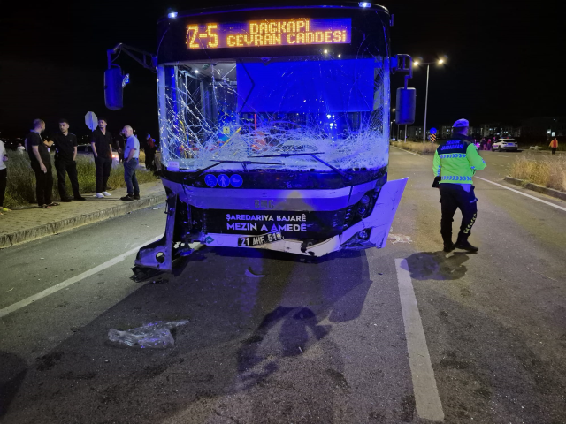 diyarbakirda belediye otobusu 19895554 4139 1 m