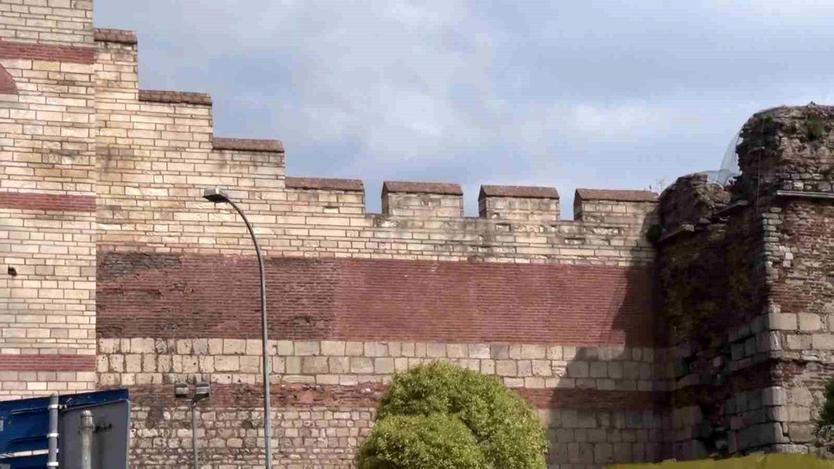 Fatih'te tarihi surlarda cinayet hazırlığı: Polise gelen ihbar cinayeti önledi