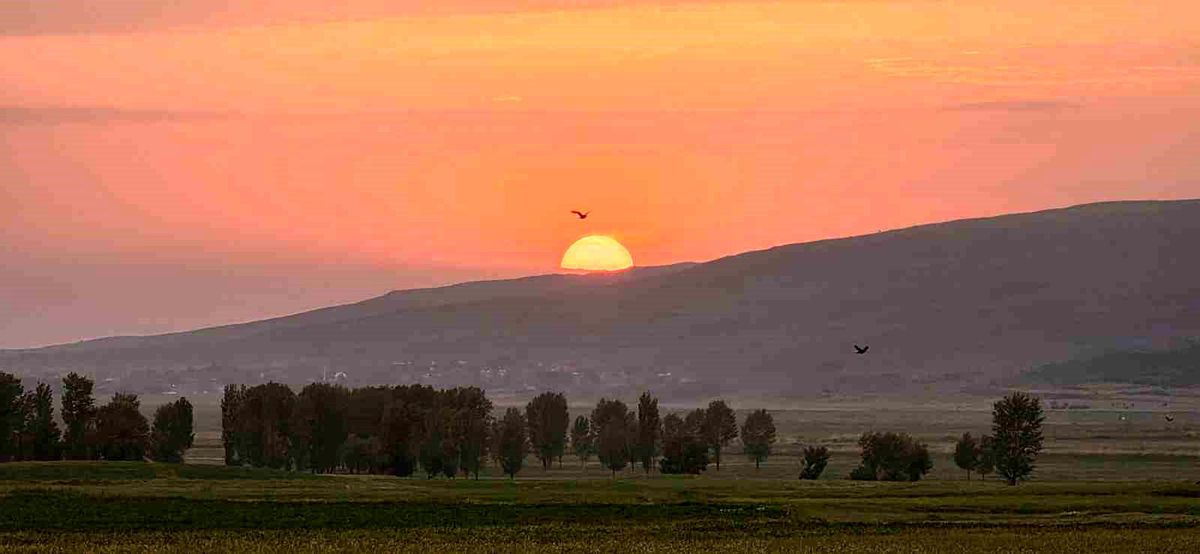 Güroymak'ta gün batımı görsel şölen sundu