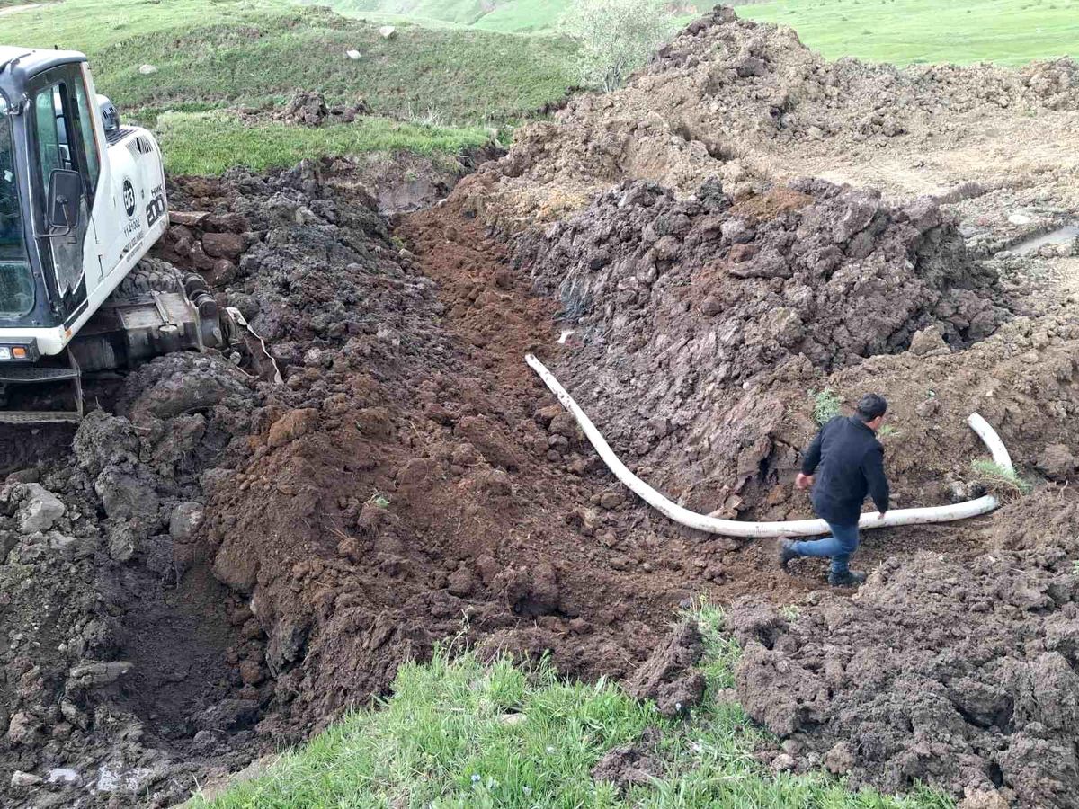 Iğdır'da yayla ve köy yollarında çalışmalar sürüyor