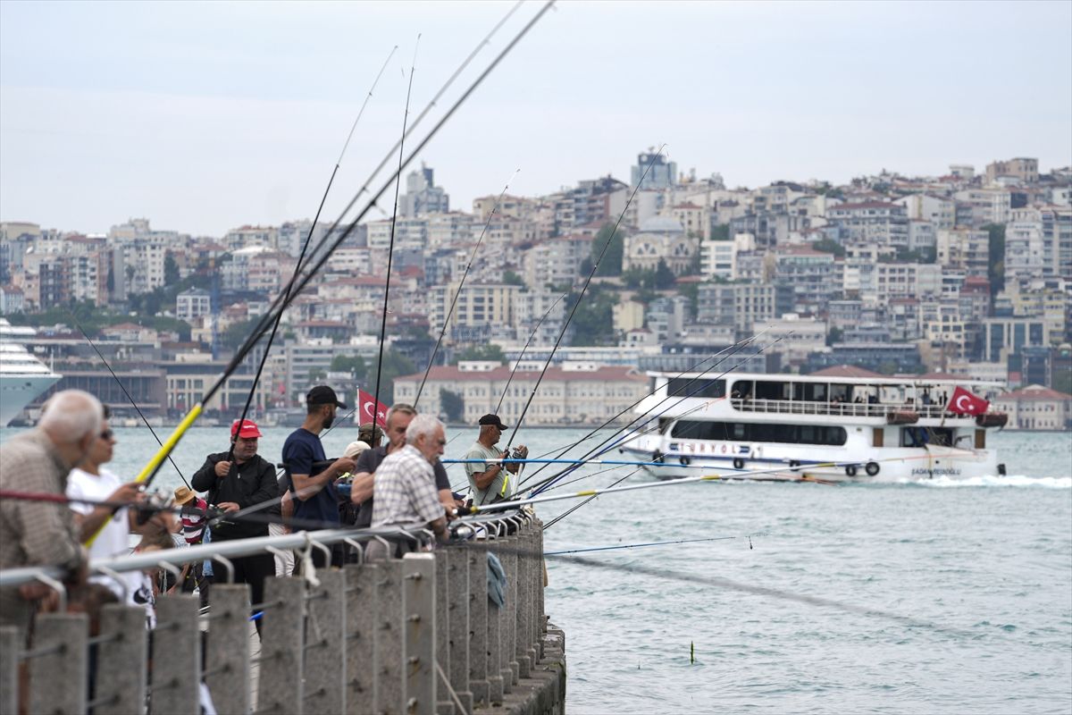 İstanbullular tatilin son gününde sahillerde yoğunluk oluşturdu