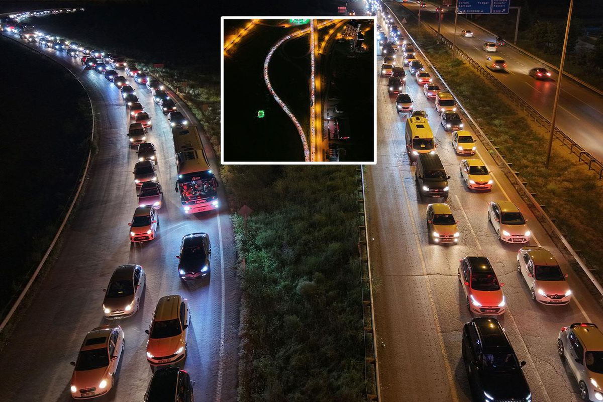 Tatilciler dönüş yolunda: 43 ilin geçiş noktasında kilometrelerce kuyruk