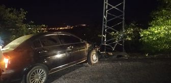 Konya'da elektrik direğine çarpan otomobildeki 1 kişi yaralandı
