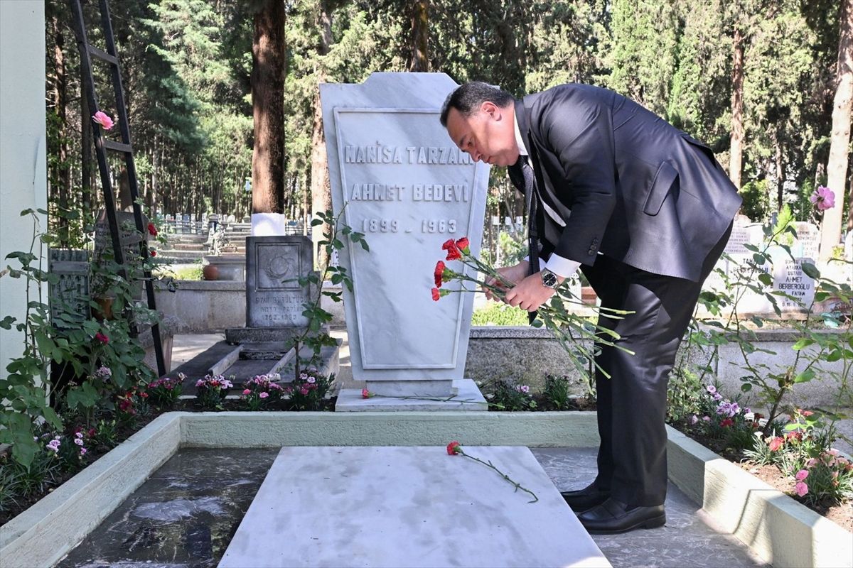 'Manisa Tarzanı' Ahmet Bedevi mezarı başında anıldı