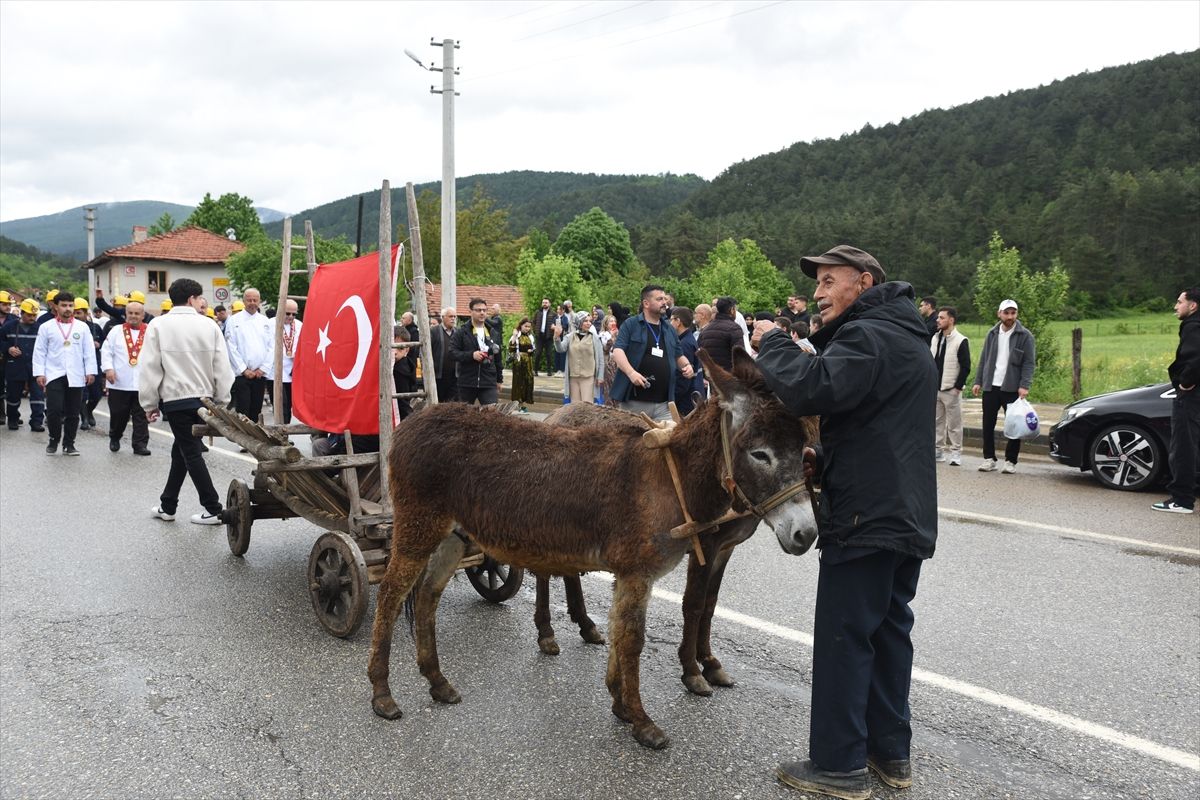 Mengen'de 9. Yöresel Giyim ve Kültür Şenliği düzenlendi