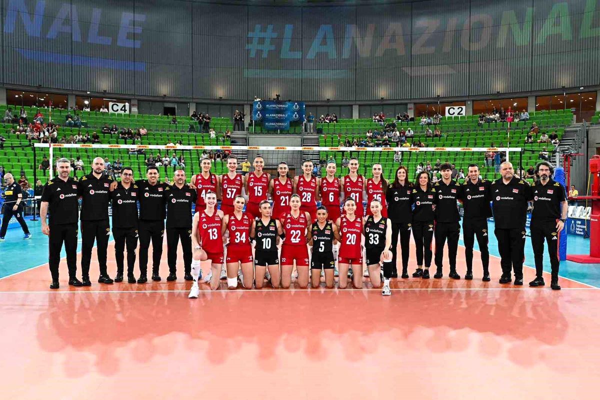 Milletler Ligi'nde mücadele edecek A Milli Kadın Voleybol Takımı'nın kadrosu açıklandı
