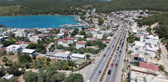Muğla'daki kara yollarında tatilcilerin bayram dönüşü yoğunluğu sürüyor