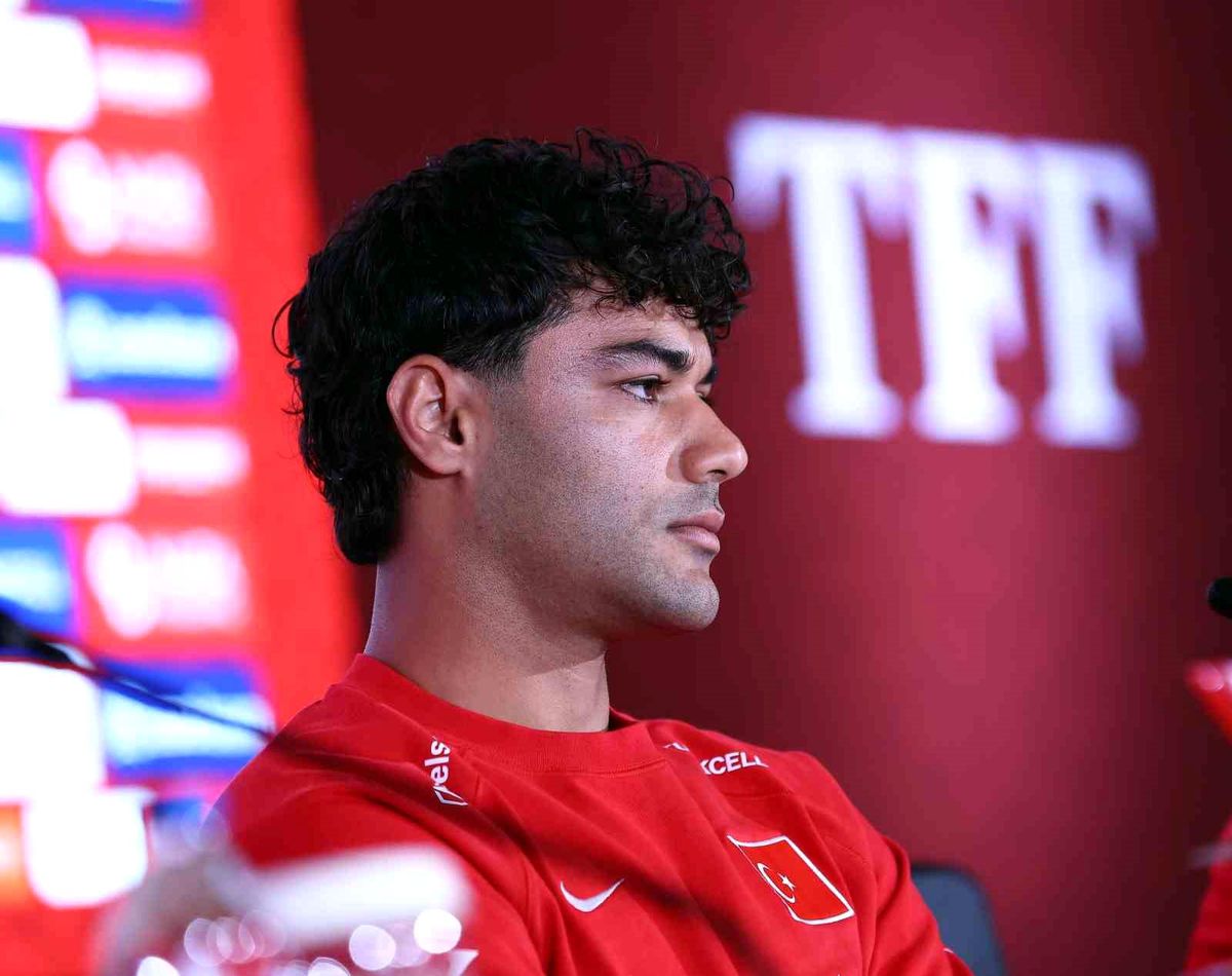 Ozan Kabak: 'İnşallah biz de kendi tarihimizi yazarız'