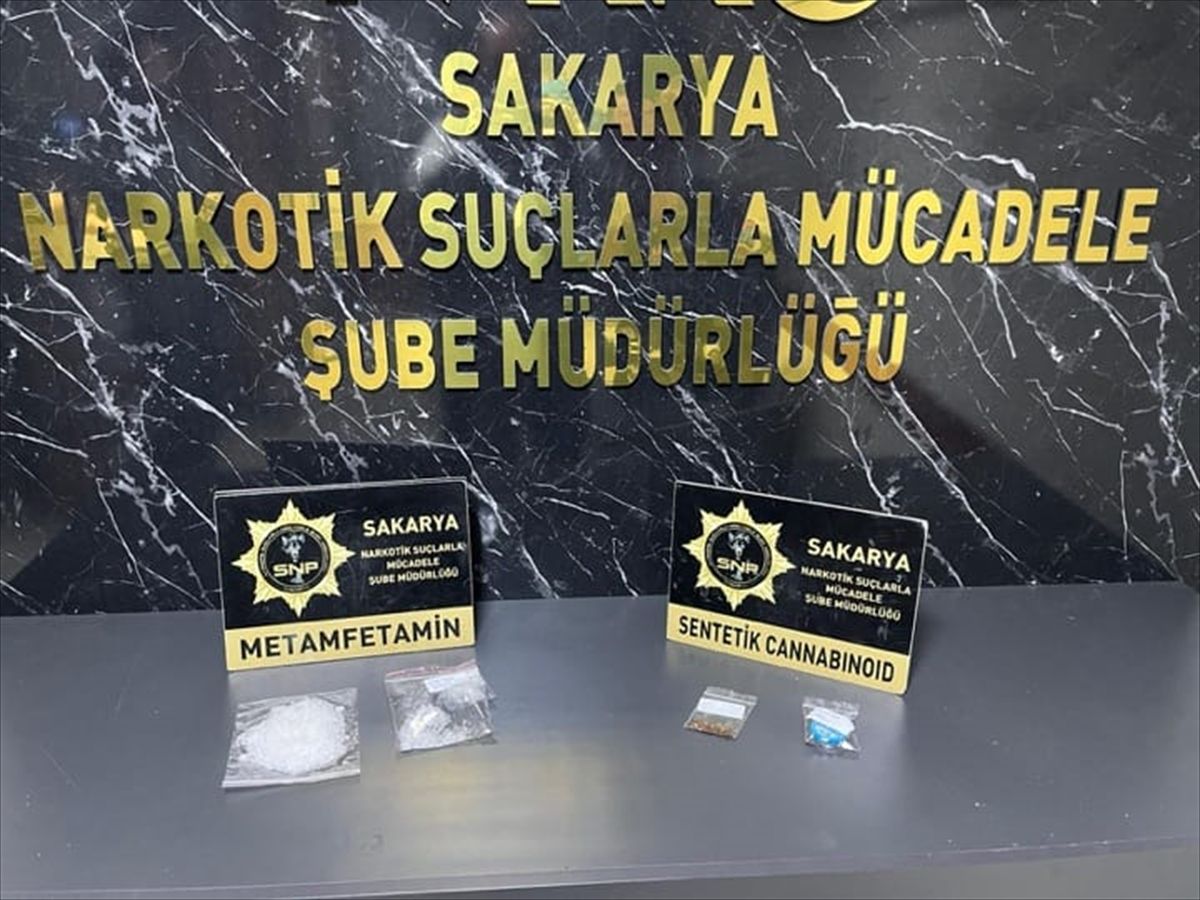Sakarya'da uyuşturucu operasyonunda 2 zanlı tutuklandı