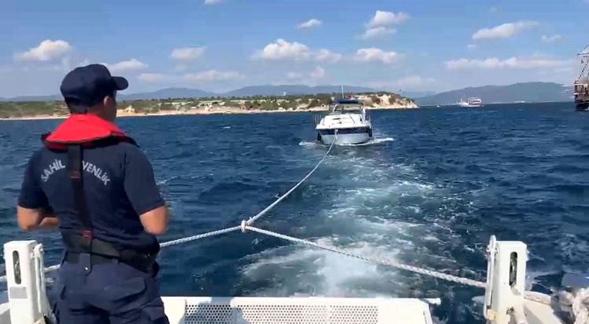 Sürüklenen teknedeki 4 kişi kurtarıldı