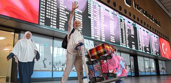 Yurda dönen hacılar İstanbul Havalimanı'nda yakınları tarafından karşılandı