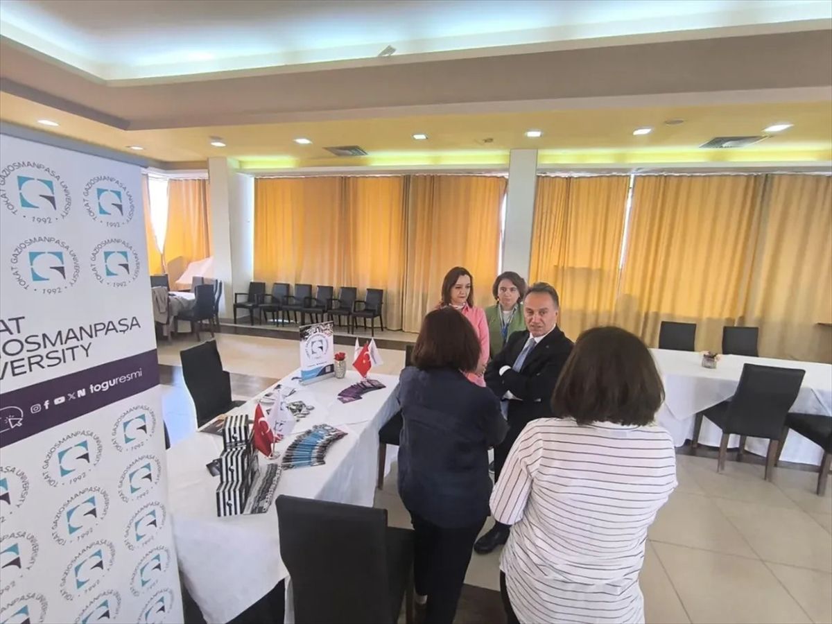 Anadolu Üniversiteler Birliği Kosova'da öğrencilerle buluştu