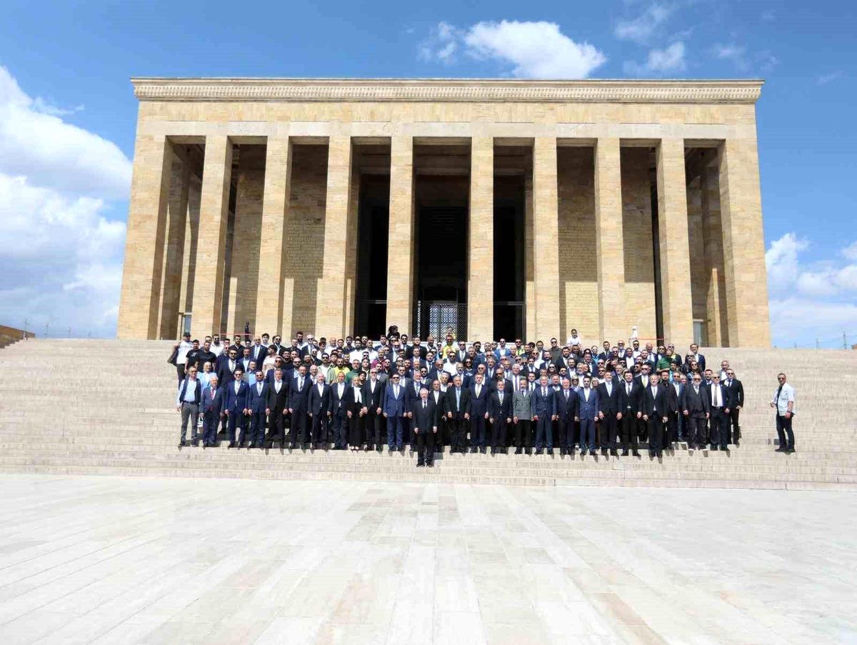 Aziz Yıldırım, Anıtkabir'i ziyaret etti