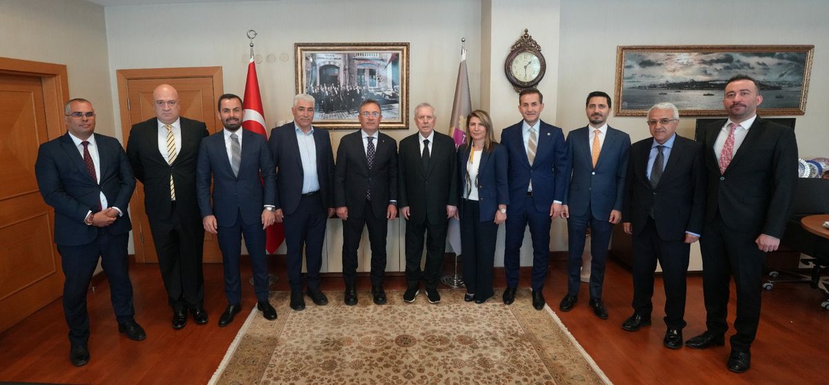 Aziz Yıldırım Ankara'da Temaslarda Bulundu