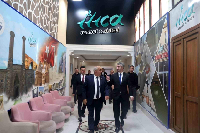 Bakan Yardımcısı Tarıkdaroğlu Aziziye’de incelemelerde bulundu