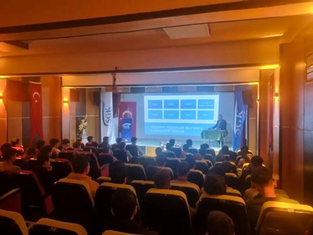 Bayburt'ta öğrencilere sosyal güvenlik bilinci anlatıldı