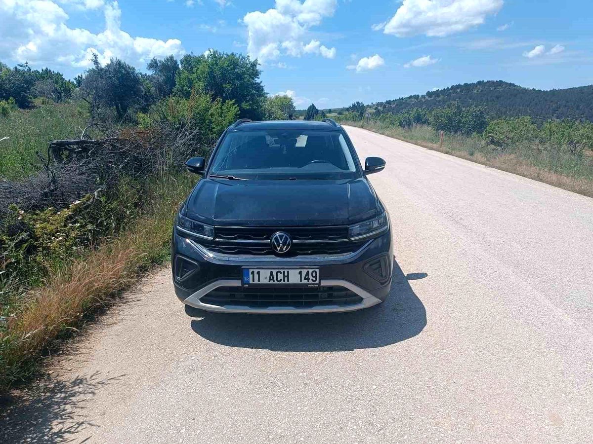 Bilecik'te otomobilin çarptığı çocuk ağır yaralandı