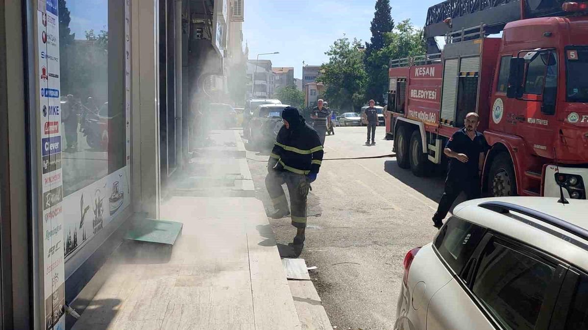Keşan'da saunada yangın: 4 kedi kurtarıldı