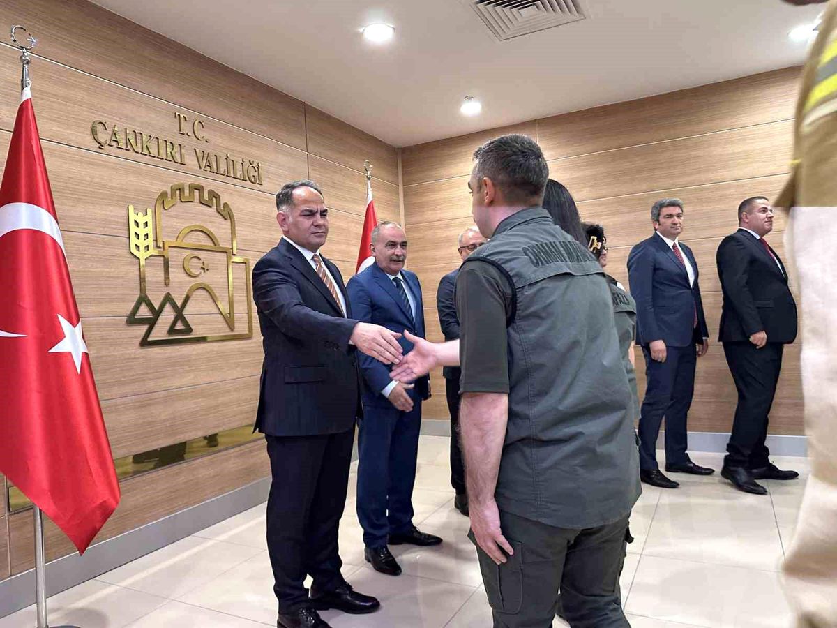 Çankırı'da protokol ile kamu personelleri bayramlaştı