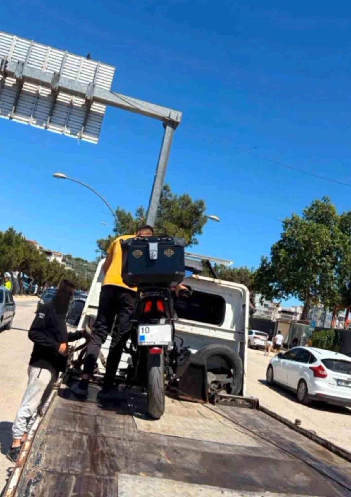 'Dur' ihtarına uymadı, ehliyetsiz çıktı: 240 bin lira ceza yedi