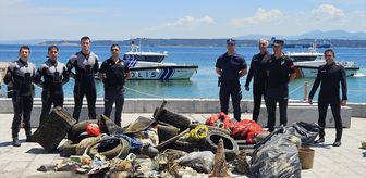 Eceabat'ta deniz dibi ve sahil temizliği yapıldı