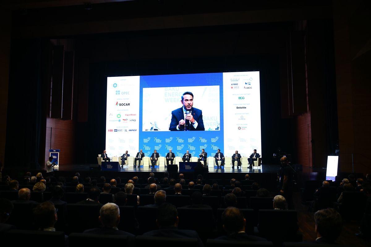 Enerji ve Tabii Kaynaklar Bakanı Bayraktar, Bakü Enerji Forumu'nda konuştu Açıklaması