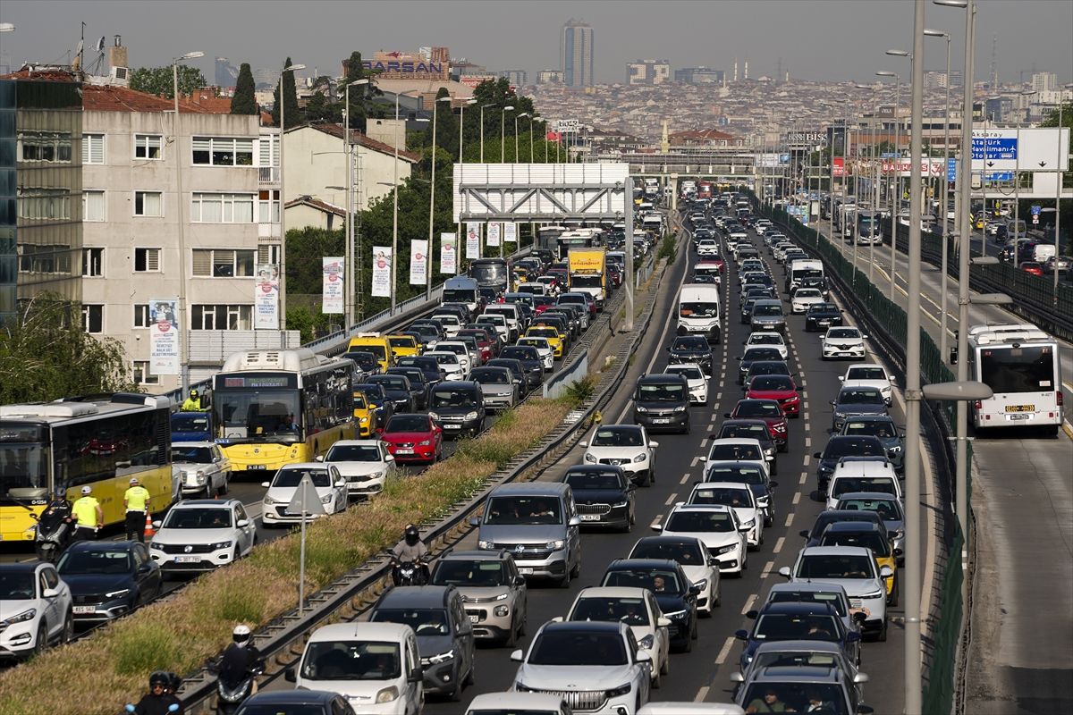 İstanbul'da bayram sonrası trafik yoğunluğu