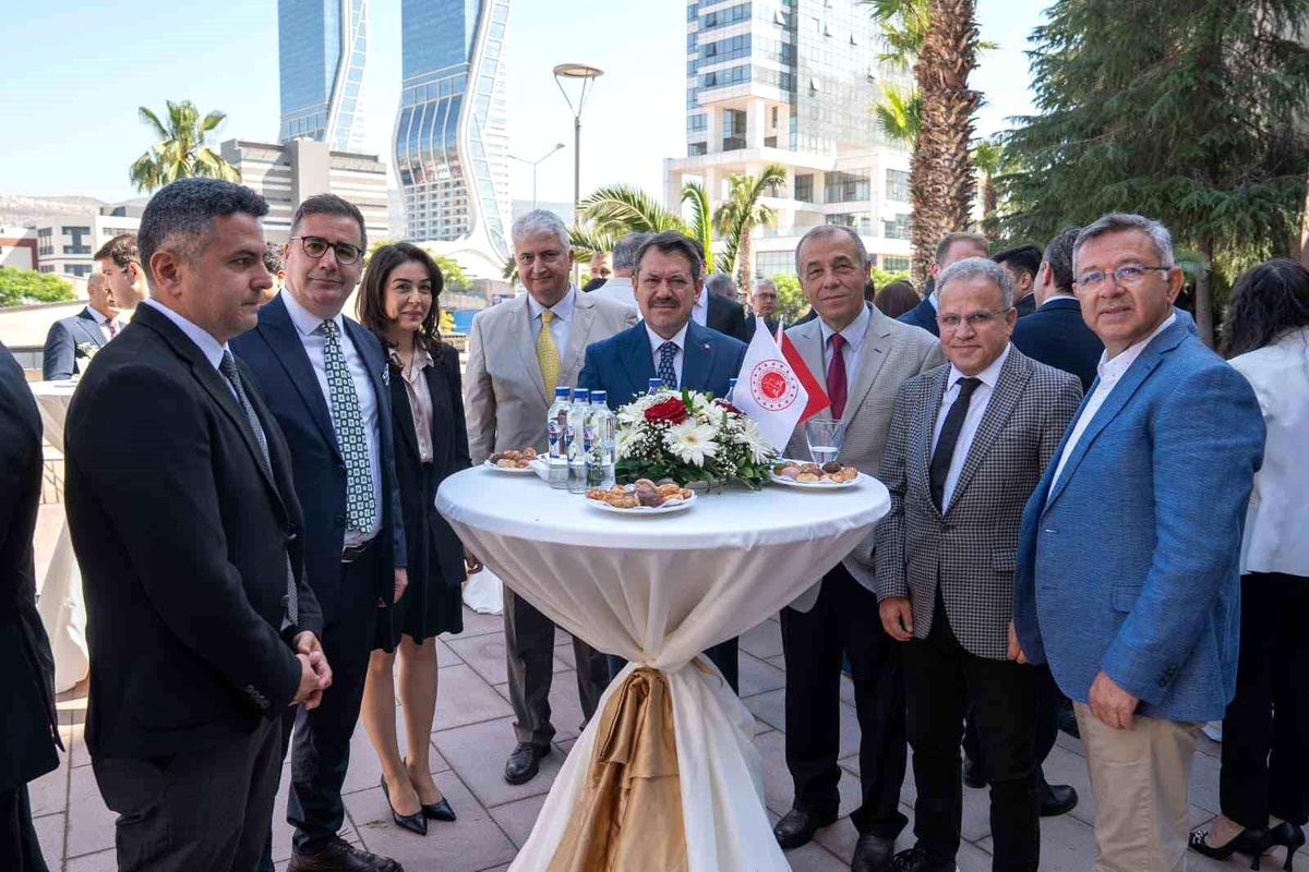 İzmir Adliyesi'nde geleneksel bayramlaşma töreni