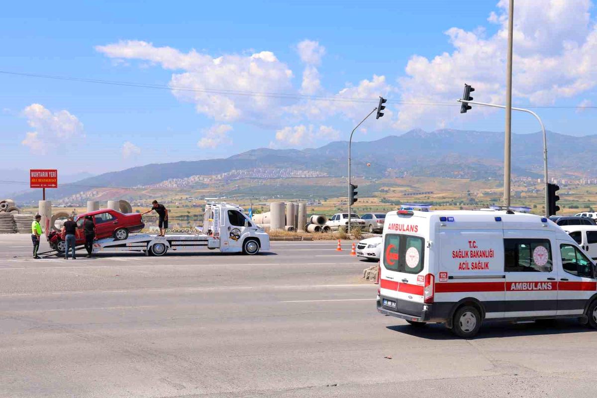 Kahramanmaraş'ta 2 farklı trafik kazasında 2 kişi yaralandı