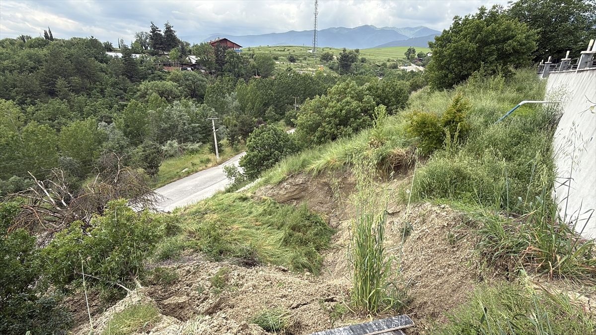 Karabük'te heyelan meydana geldi