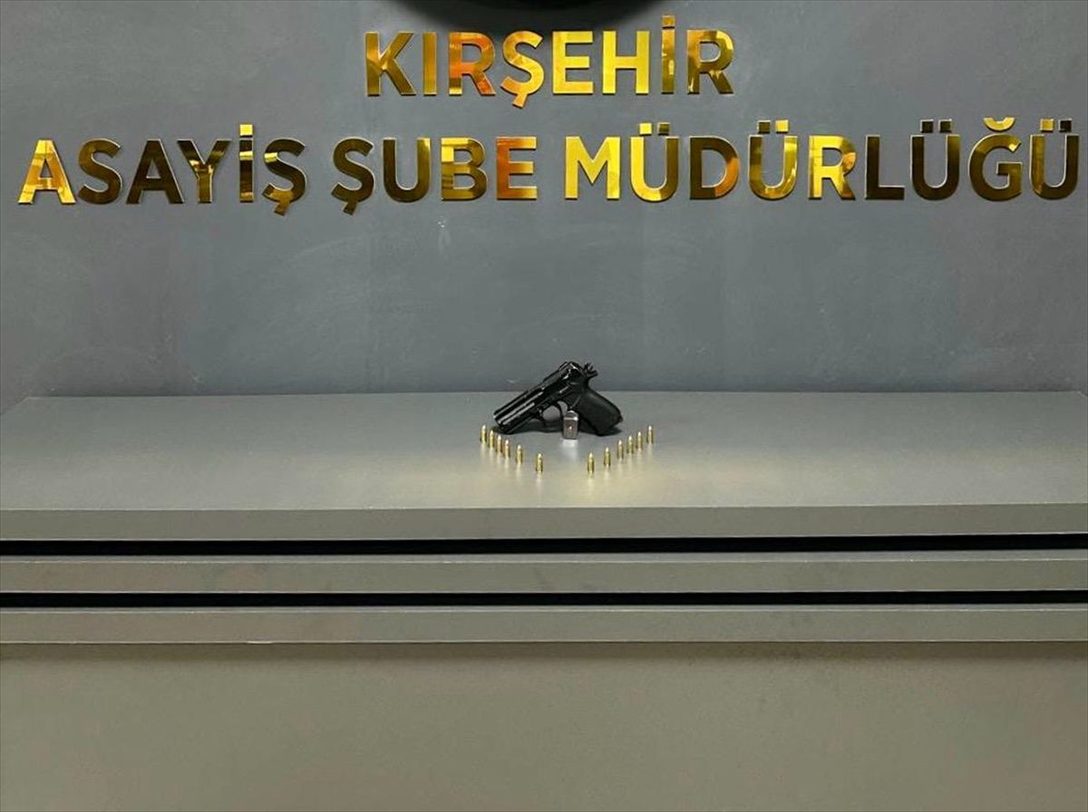 Kırşehir'de ruhsatsız tabanca ele geçirildi