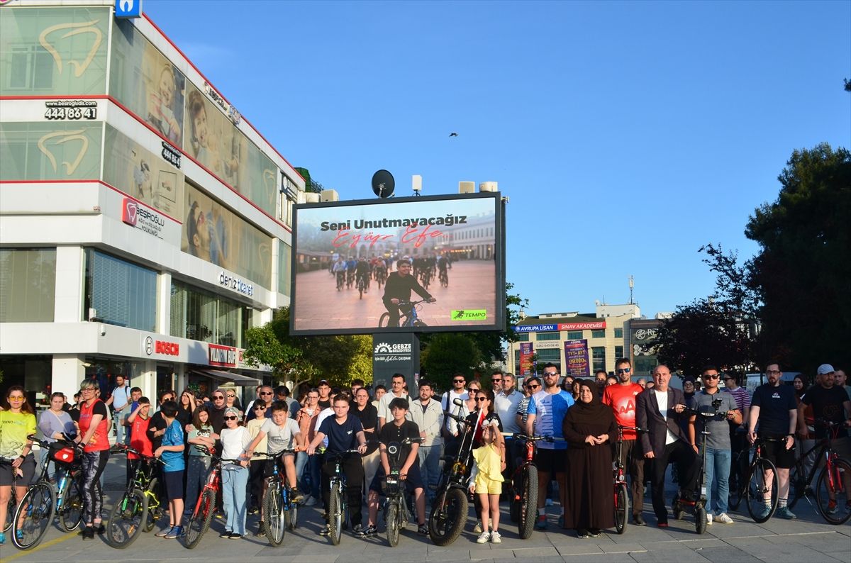 Kocaeli'de bisiklet tutkunu Eyüp Efe anısına pedal çevirdiler