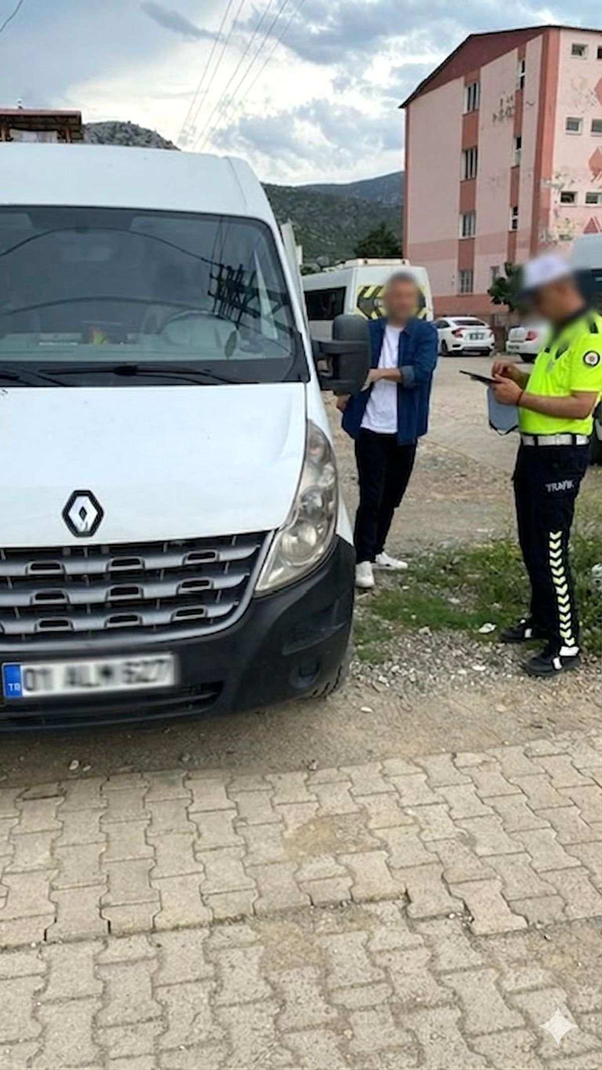 Kozan'da aranan 5 şüpheli yakalandı
