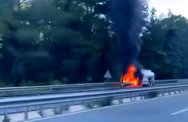 Marmaris'te mazot tankeri alev aldı, facia son anda önlendi