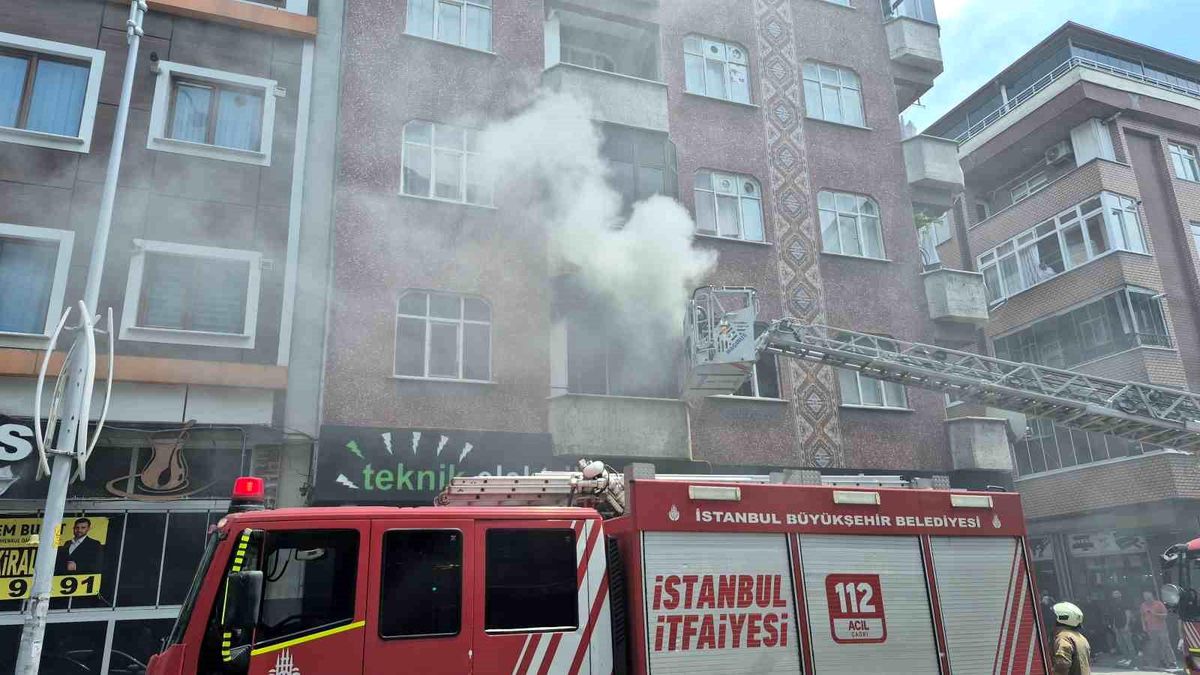 Şarjda unutulan telefon evde yangına neden oldu