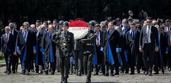 Sayıştay Başkanı Yener ve beraberindeki heyet Anıtkabir'i ziyaret etti