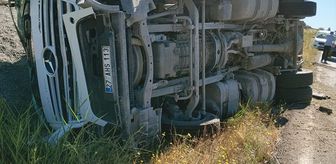 Siirt'te çarpışan otomobil ile kamyondaki 3 kişi yaralandı