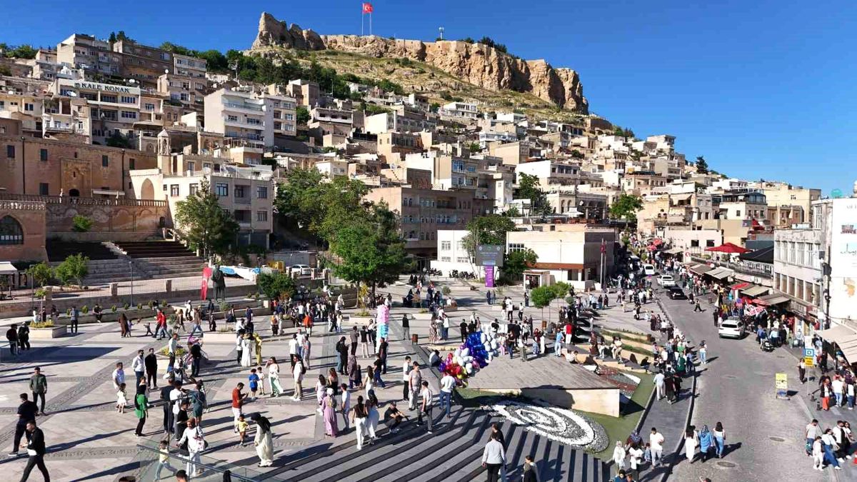 Tarihi kent Mardin, bayramda turistlerin gözdesi oldu