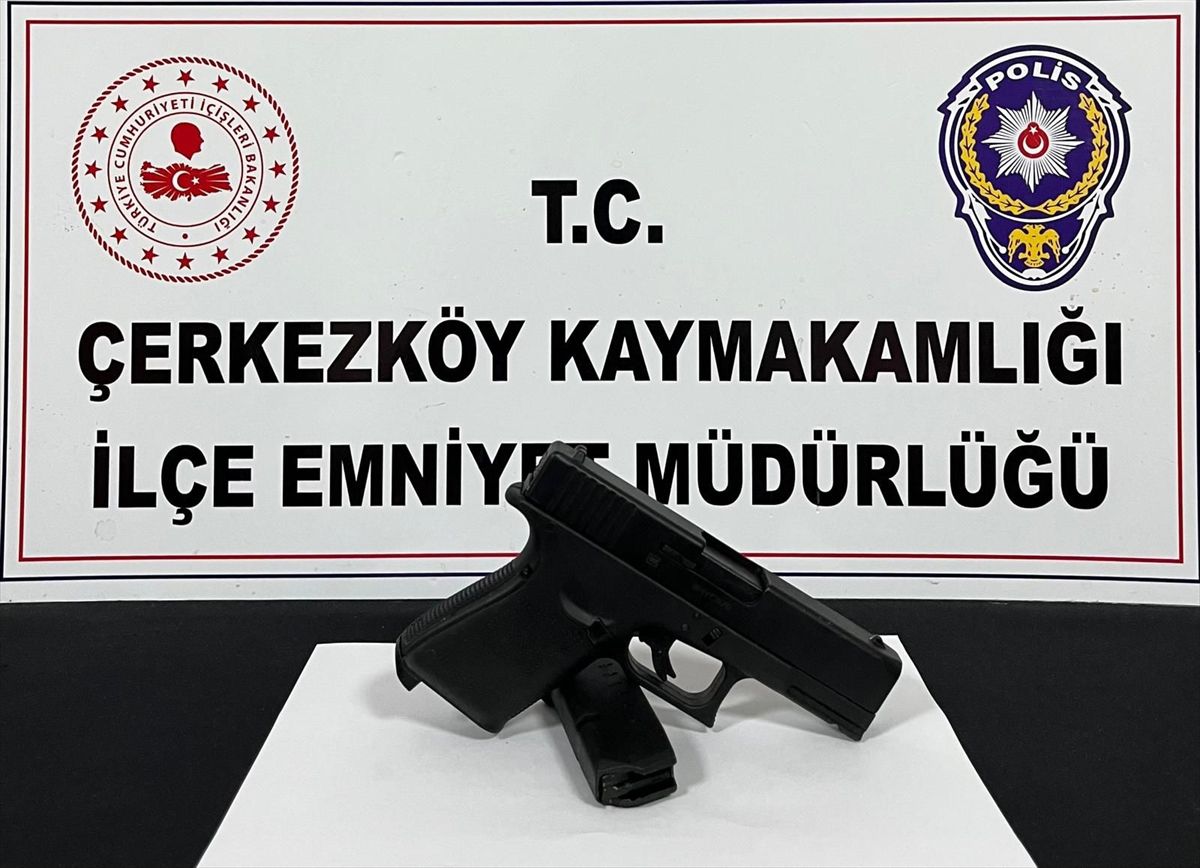 Tekirdağ'da bir sitede çevreye rastgele ateş açan şüpheli yakalandı