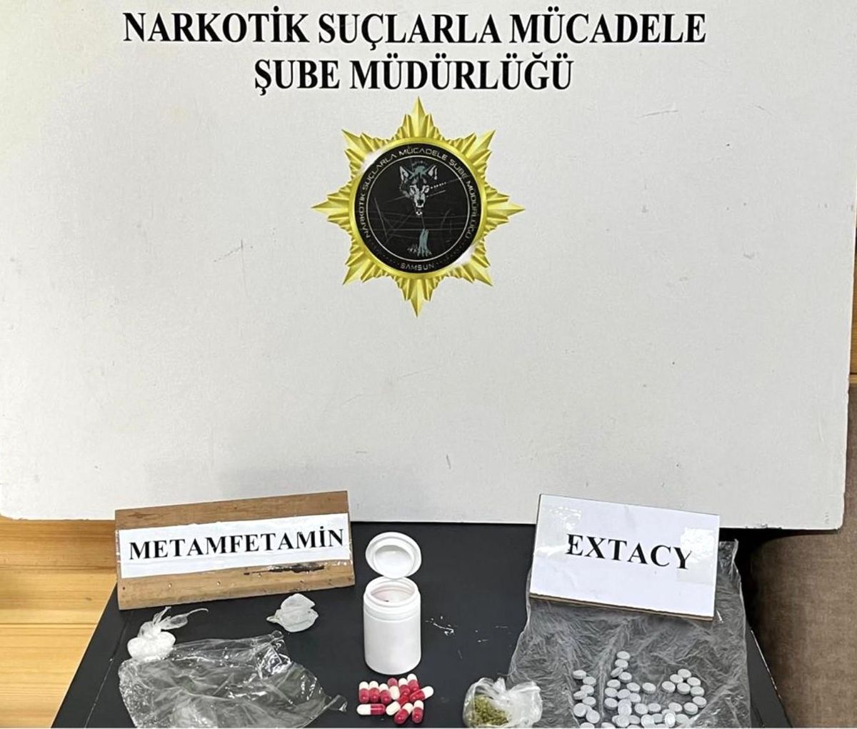 Uyuşturucu operasyonunda zehir tacirlerine darbe