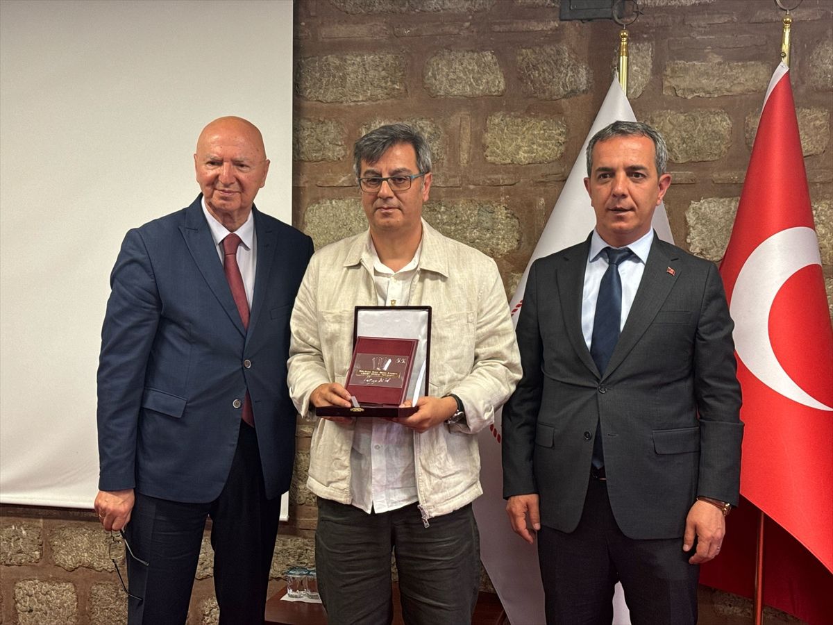 '55. Orhan Kemal Roman Armağanı' yazar Ahmet Büke'ye takdim edildi