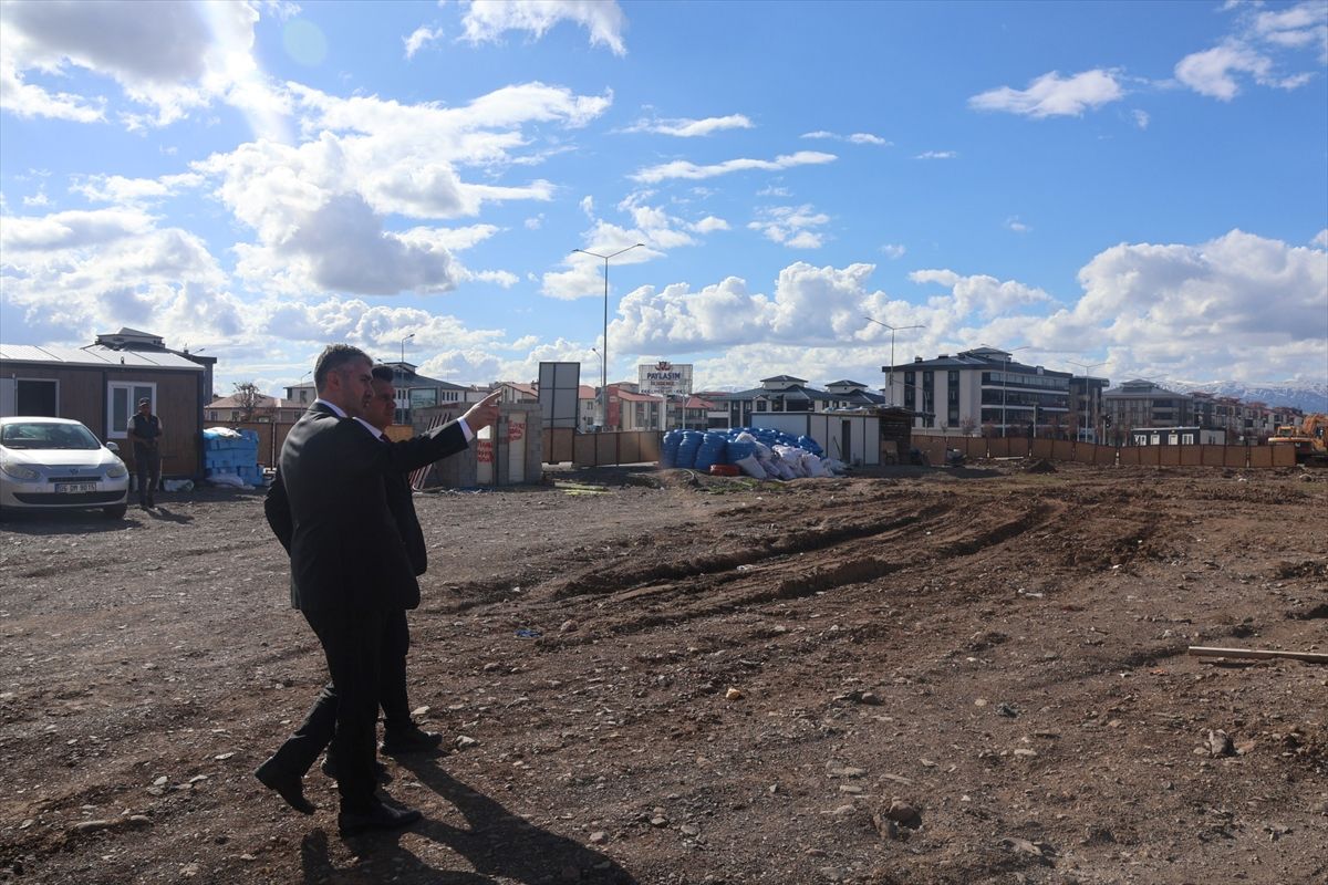 Aile ve Sosyal Hizmetler Bakan Yardımcısı Tarıkdaroğlu, Erzurum'da huzurevi inşaatını inceledi