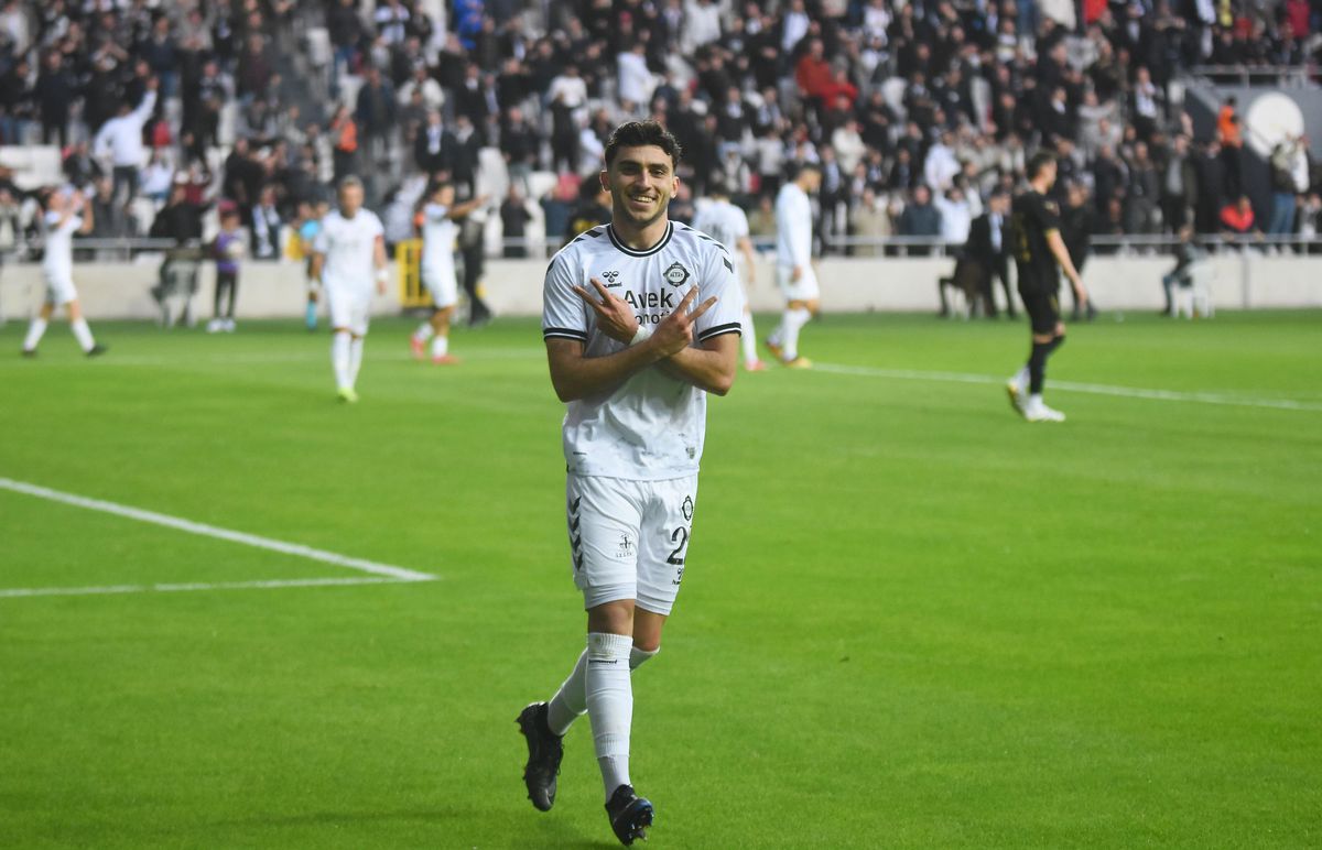 Altay'da Mehmet Nur profesyonel yapılacak