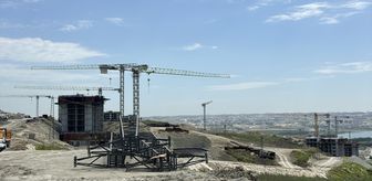 Arnavutköy'de inşaattaki kule vincin devrilmesi sonucu 2 işçi yaralandı
